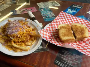 Broadway Café