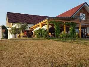 Gustoplatzl KG