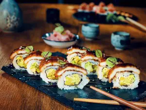 MOE SUSHI & BAR