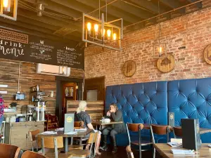 1816 Modern Kitchen & Drinks
