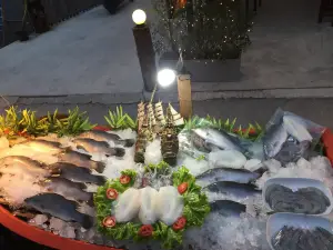 White Snapper Restaurant & Bar