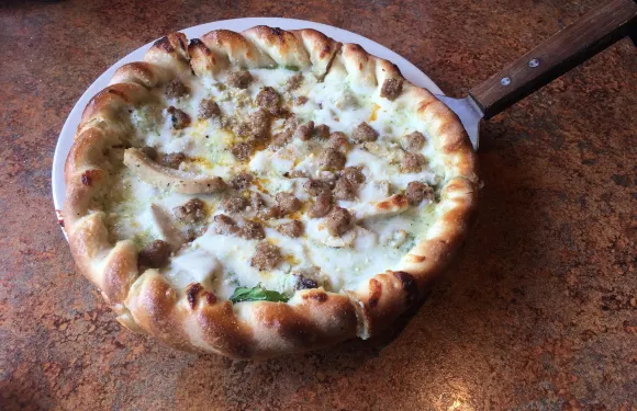 Blind Onion Pizza and Pub