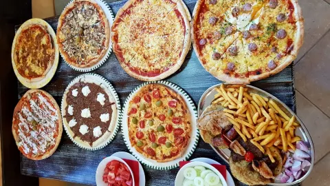 Pizzeria Pečenjara Dva Asa (Pizza / grill / dostava) in Pula
