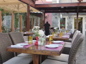 Tassos Tavern