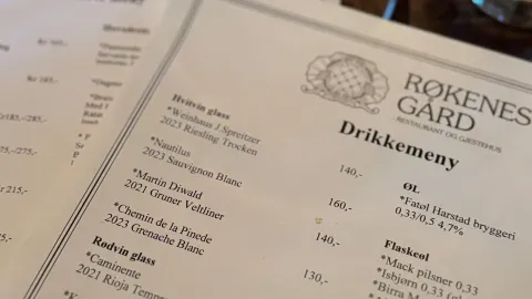 Rokenes Gard og Gjestehus Diner in Harstad