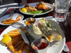 Teddy's By the Sea