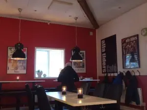 Alla Tiders Café