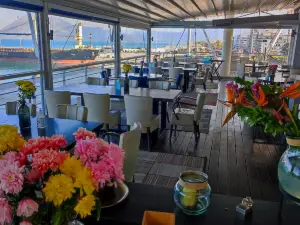 Deck All Day Cafe Bar