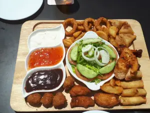 TeeJay's Pub