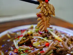 電子廠餐館