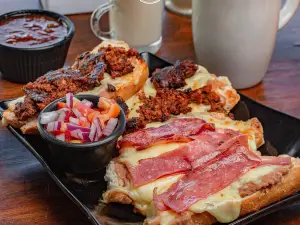 La Gloria Bar Grill