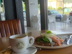 Aromantico Coffee Shop