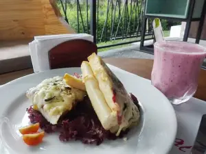 Quindus Café