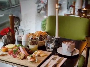 Juliette Cafe & Brasserie