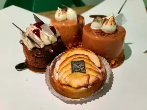 Des gateaux et du pain