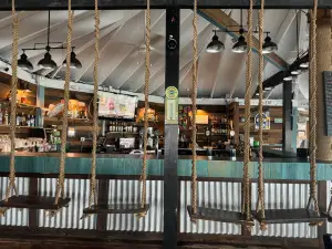 Splash Bar & Grill at Palm Bay Beach Club