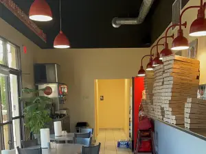 Knolla's Pizza Maize