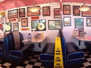 Mel's Classic Diner