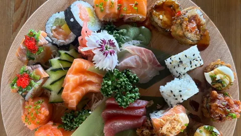 Sushi'n Paradise in Almada