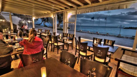 Coffee Time Cafe in 帕羅斯