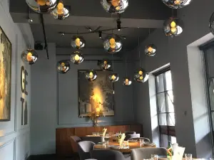 Go eat tapas dining Bar