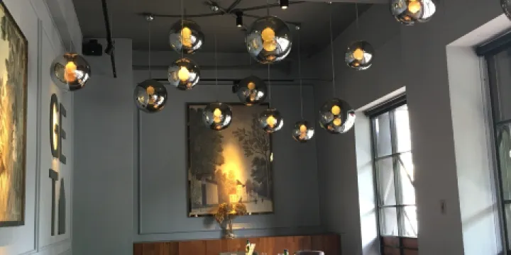 Go eat tapas dining Bar