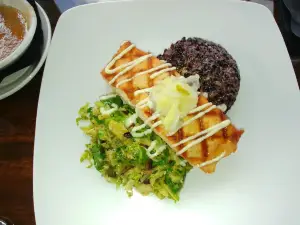 11th and Bay Southern Table