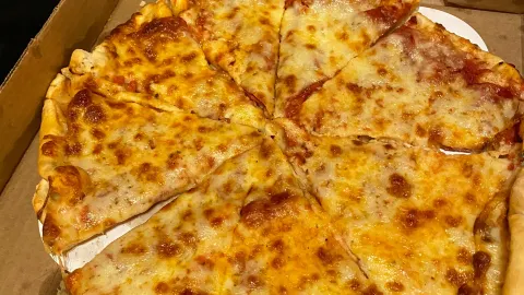 Coop's Pizza in เฮย์เวิร์ด