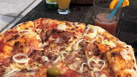 Famous Beach Bar & Grill in Zadar