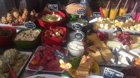Breakfast At The Waterfront in 特烏拉達