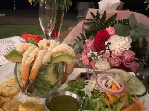 Roberto's Bar & Restaurant