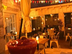 PEPPERS EATERY+COCKTAILS