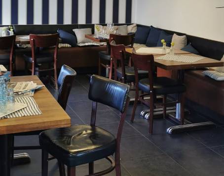 Karins Meet And Eat Bistro