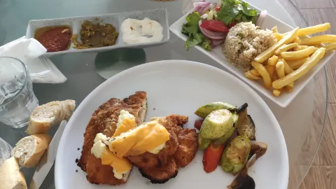 Le Palais Café Et Resto in Sousse