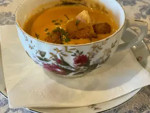 Teapots & Treasures Café