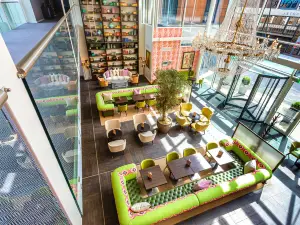 HarBAR Kitchen, Bar & Terrace