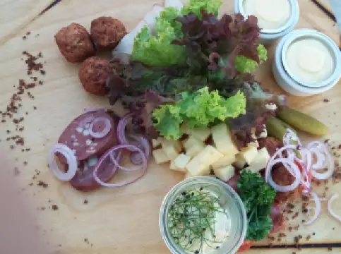 Charles Bistro & Cafe