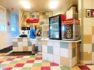 Pluto's Pizzeria Frenchlick