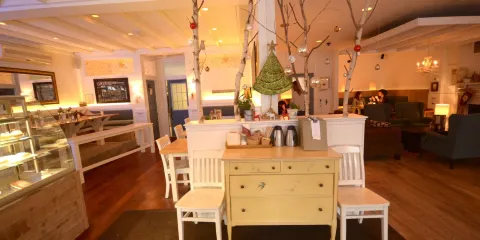Leonhard's Cafe & Restaurant