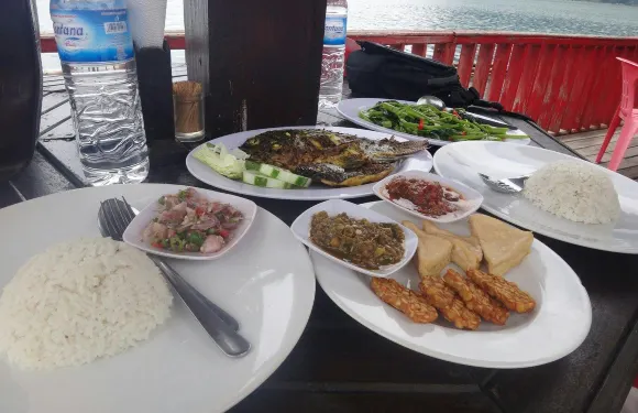 Kedisan Floating Restaurant