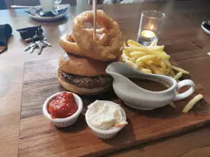 Boatyard Inn