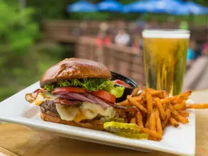 Ravina Bay Bar & Grill