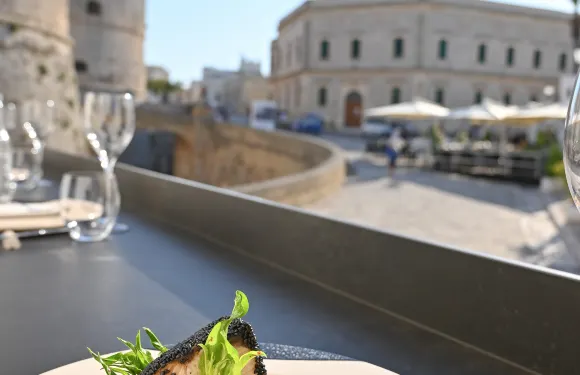 Icon Restaurant