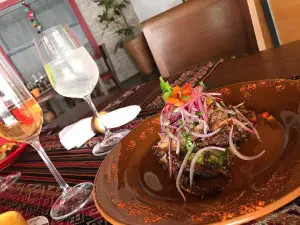 Maiz Cocina Peruana y Cocteles