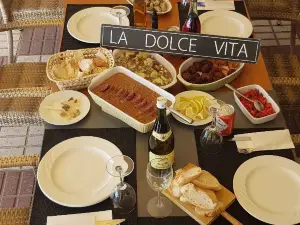 LA DOLCE VITA GASTROBAR : PIZZERIA