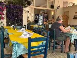 Tsiros Taverna