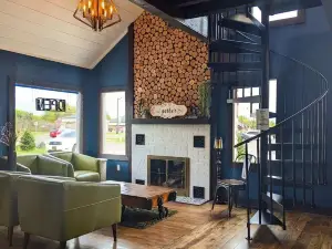 Chattering Squirrel Coffee Cafe w/ Drive Thru