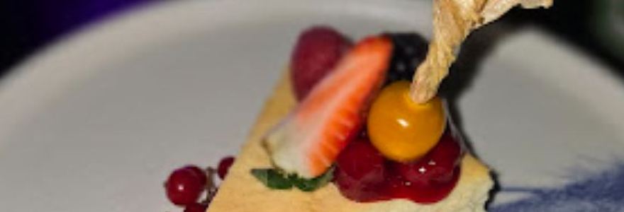 Estrellas Rooftop Lounge