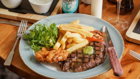 The Riverside Inn in ดันดี