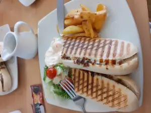 Courtyard Coffee Shop & Café